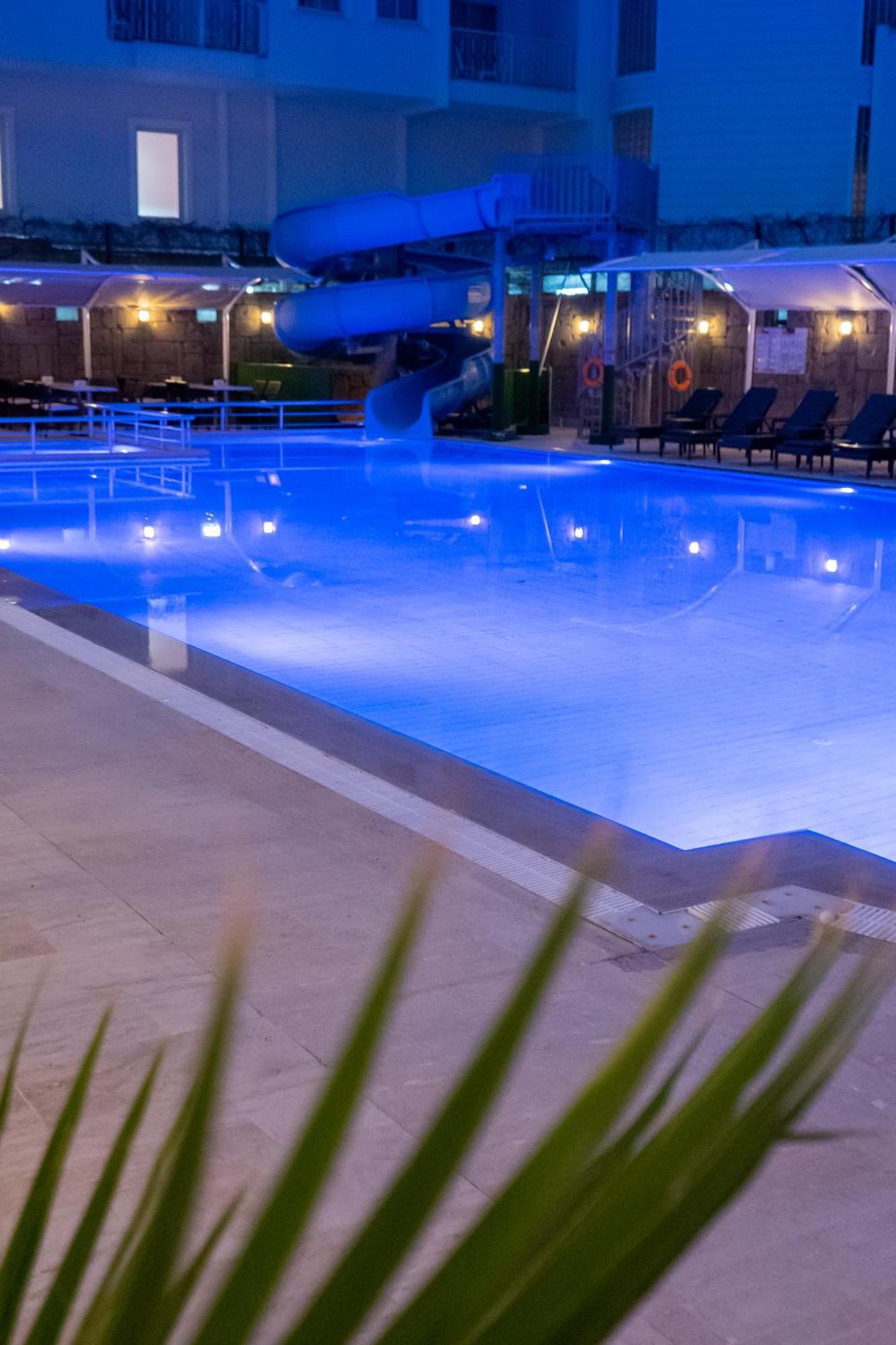Beso Beach Hotel 아그바 외부 사진