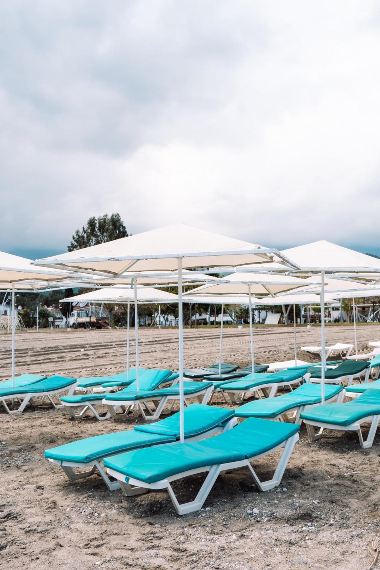 Beso Beach Hotel 아그바 외부 사진