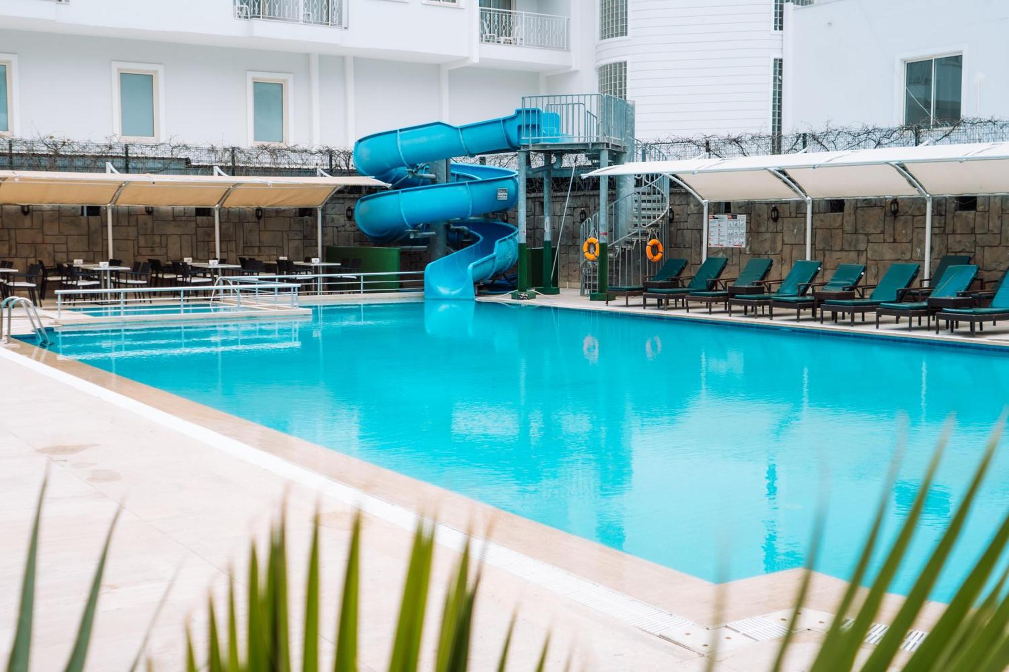 Beso Beach Hotel 아그바 외부 사진