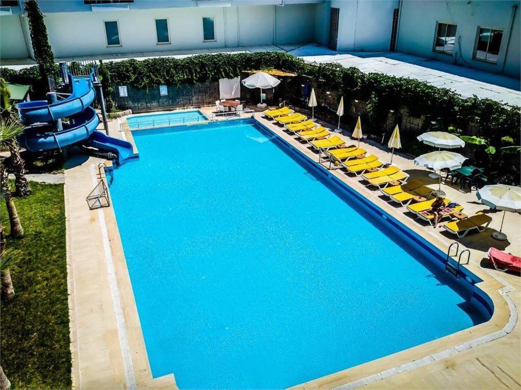 Beso Beach Hotel 아그바 외부 사진
