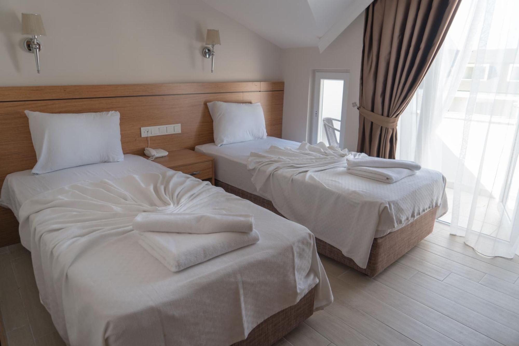 Beso Beach Hotel 아그바 외부 사진